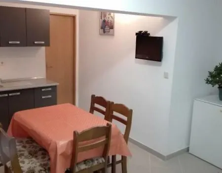 Apartment Family Apartments 2 *